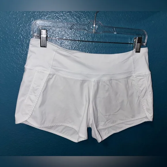 Lululemon Speed Size 6 White Shorts DESIGNED FOR RUN 2.5” inseam