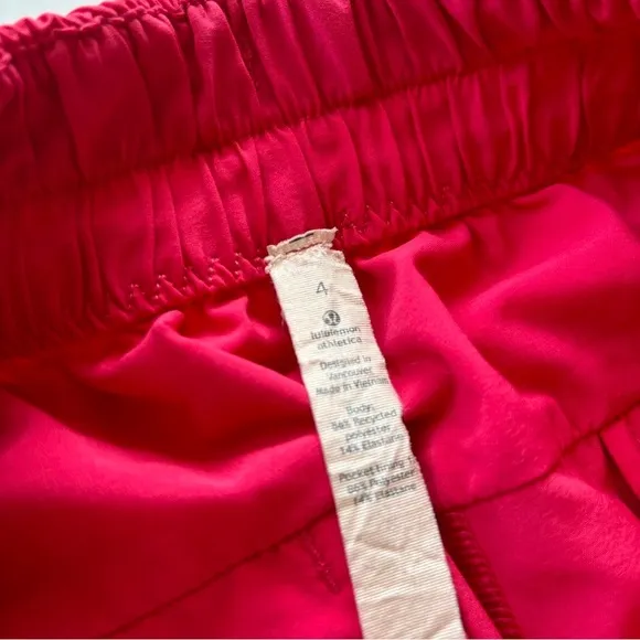 Lululemon Spring Break Away Short II in Boom Juice Size 4