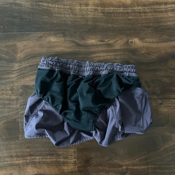 Lululemon Tracker Short IV 4-Way Stretch 4&quot; Purple Size 4 W7FD7S