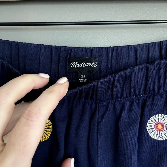 Madewell Embroidered Pull-On Shorts Size XS Navy Blue Medallion Print
