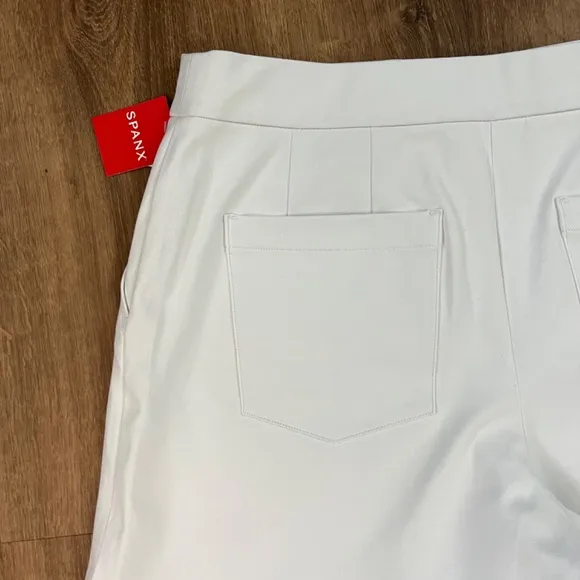 NEW Spanx On the Go Ultimate Opacity Classic White Shorts