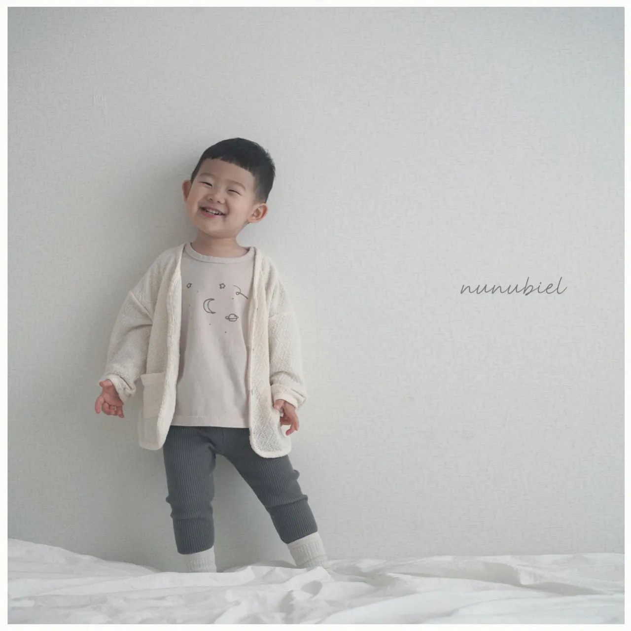 NUNUBIEL UNIVERSE T-SHIRT