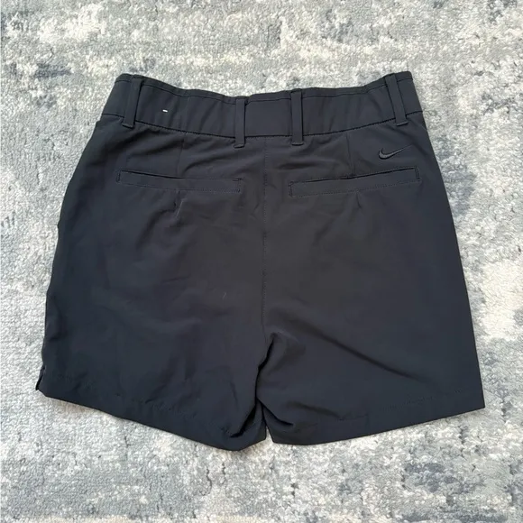 NWOT Nike Women's Dri-FIT Victory 5&quot; Golf Shorts, Women’s SZ Small.