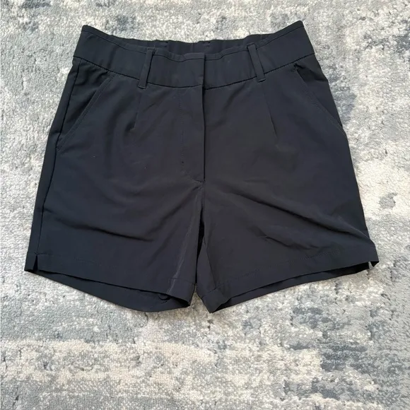 NWOT Nike Women's Dri-FIT Victory 5&quot; Golf Shorts, Women’s SZ Small.