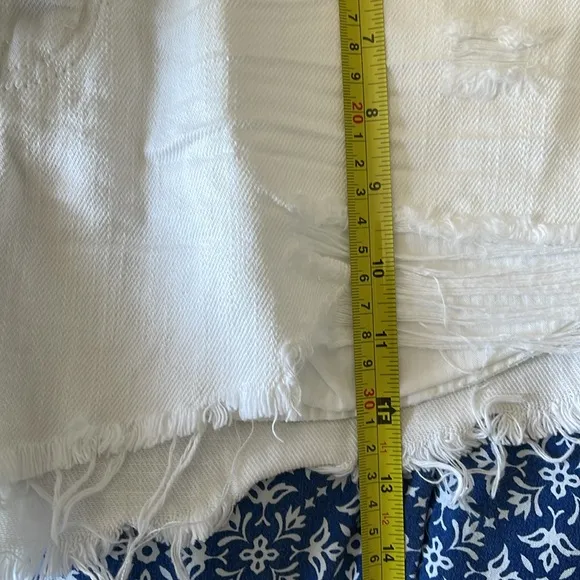 NWT Free People Loving Good Vibrations,White Denim Cutoff Shorts. Size 31. NWT