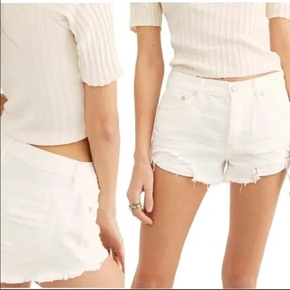 NWT Free People Loving Good Vibrations,White Denim Cutoff Shorts. Size 31. NWT
