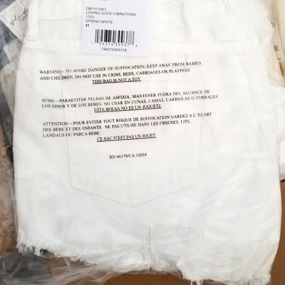 NWT Free People Loving Good Vibrations,White Denim Cutoff Shorts. Size 31. NWT