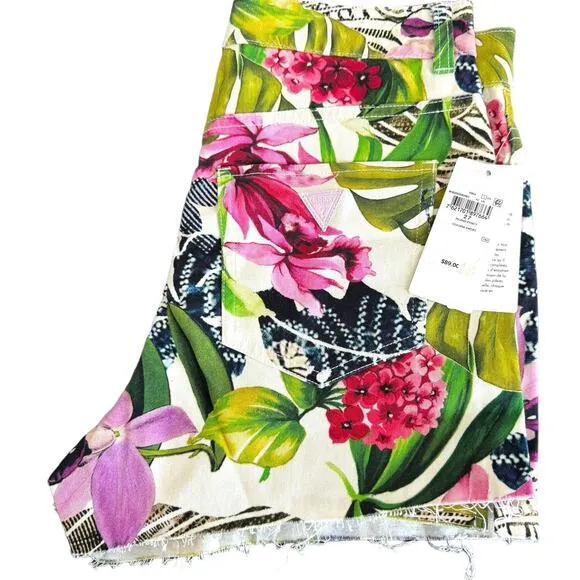 NWT Guess Claudia Shorts in Island Fancy, Raw Hem