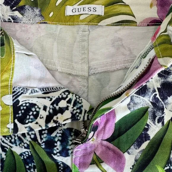NWT Guess Claudia Shorts in Island Fancy, Raw Hem