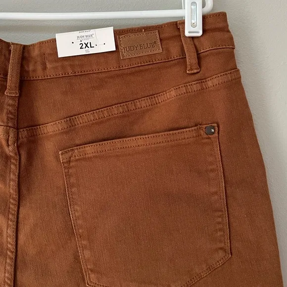NWT Judy Blue Mid-Rise Cut Off Frayed Brown Shorts