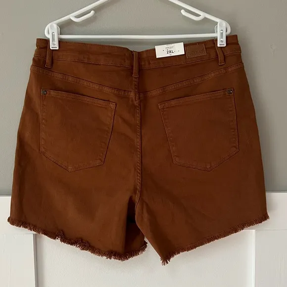 NWT Judy Blue Mid-Rise Cut Off Frayed Brown Shorts