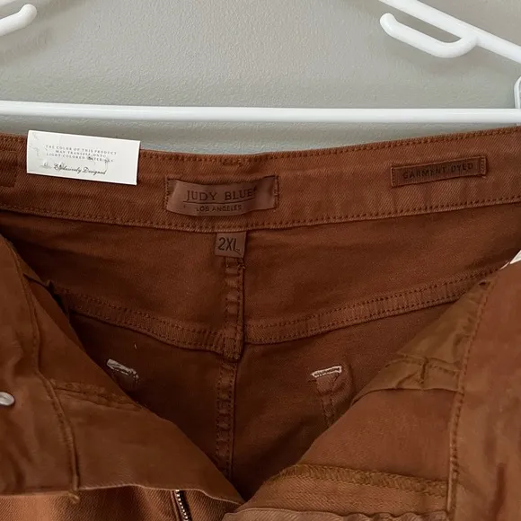 NWT Judy Blue Mid-Rise Cut Off Frayed Brown Shorts