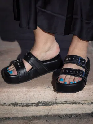 Oa non - fashion Sort platåsandal i glatt skinn med remmer og sølvspenner