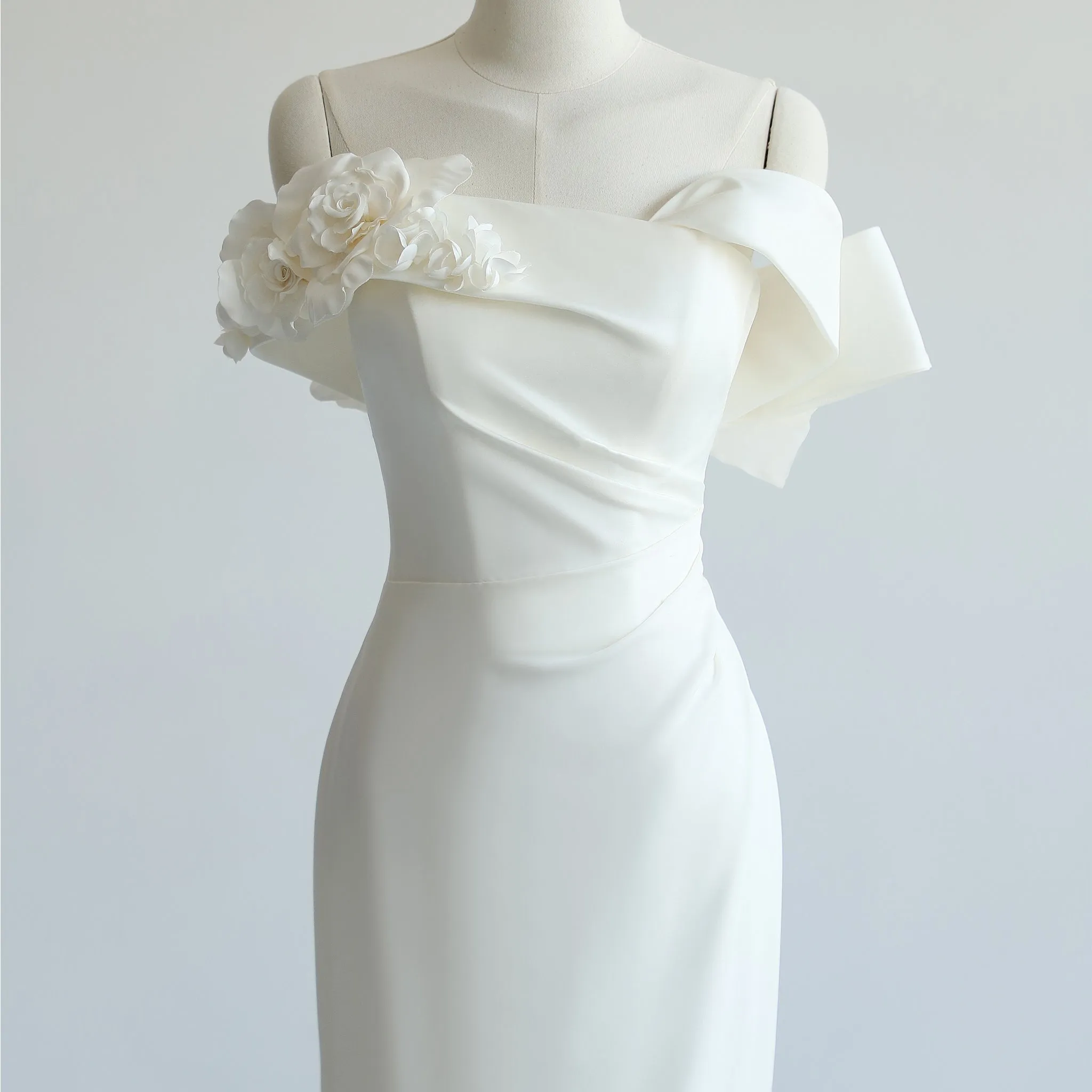 Off Shoulder Simple Mermaid Wedding Dress with Handmade Flowers