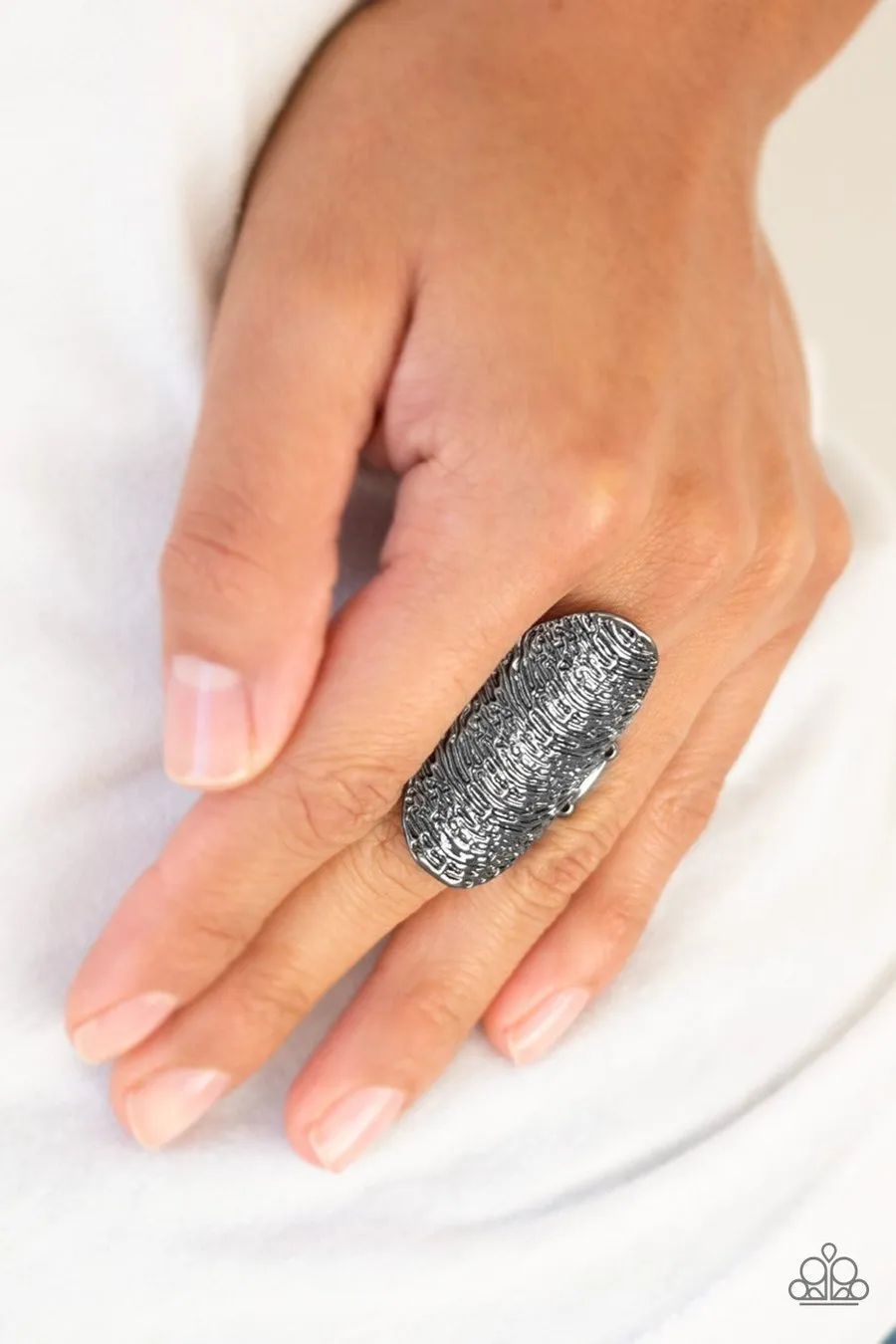 Paparazzi Record-Breaking Ripple - Textured Ring