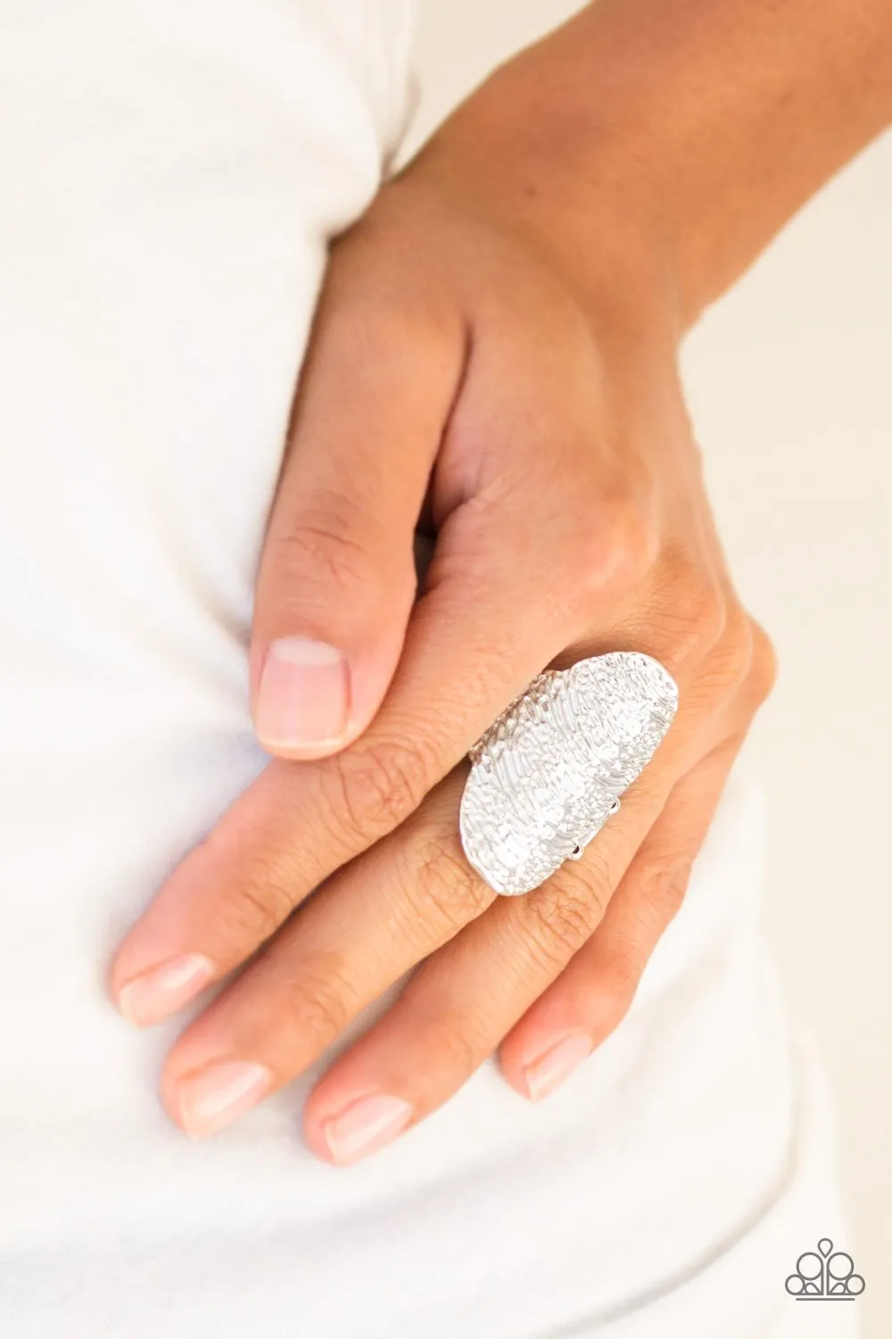 Paparazzi Record-Breaking Ripple - Textured Ring