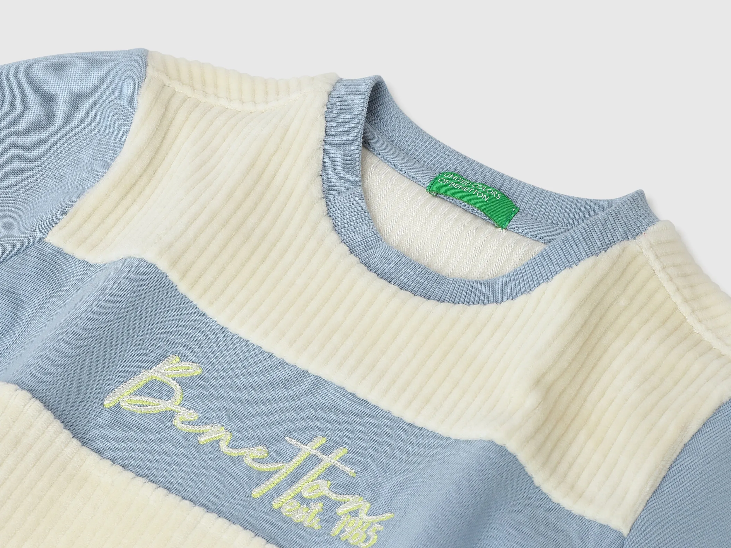 Regular Fit Round Neck Ribbed Sweatshirts