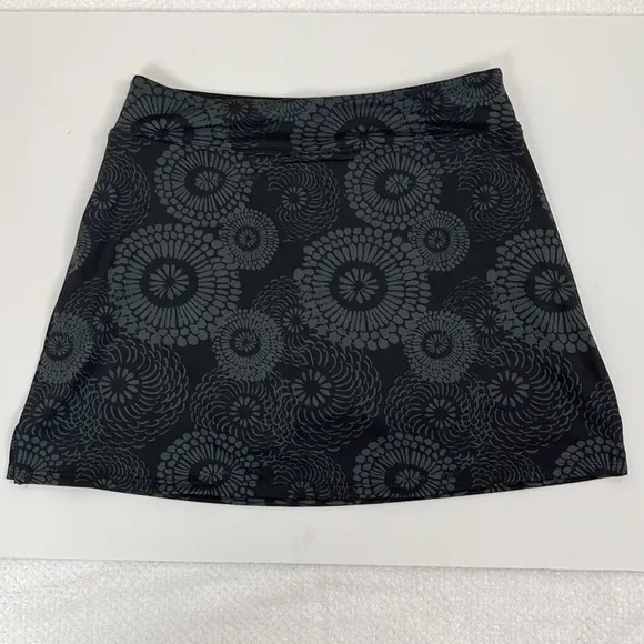 SET OF TWO BLACK PULL-ON SKORTS