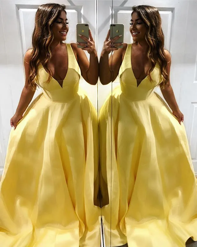 Sexy 2019 Elegant Yellow Satin Prom Dresses with V-Neck Long Prom Party Gowns