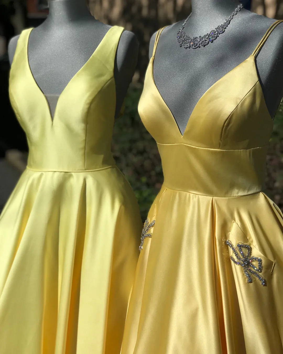 Sexy 2019 Elegant Yellow Satin Prom Dresses with V-Neck Long Prom Party Gowns