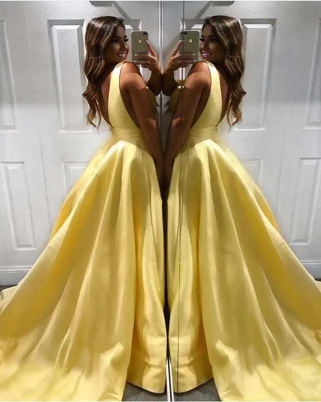 Sexy 2019 Elegant Yellow Satin Prom Dresses with V-Neck Long Prom Party Gowns