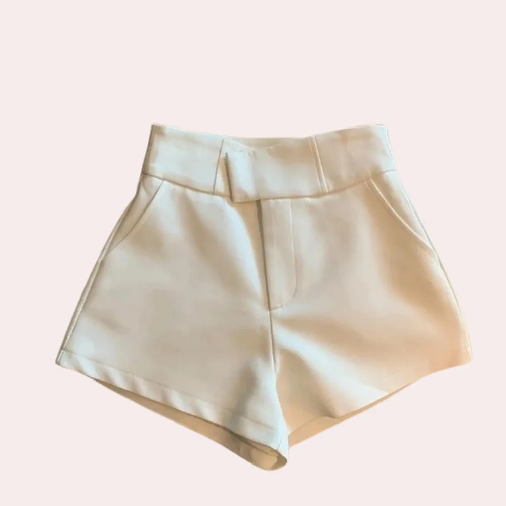 Sigrid - Elegant women's shorts