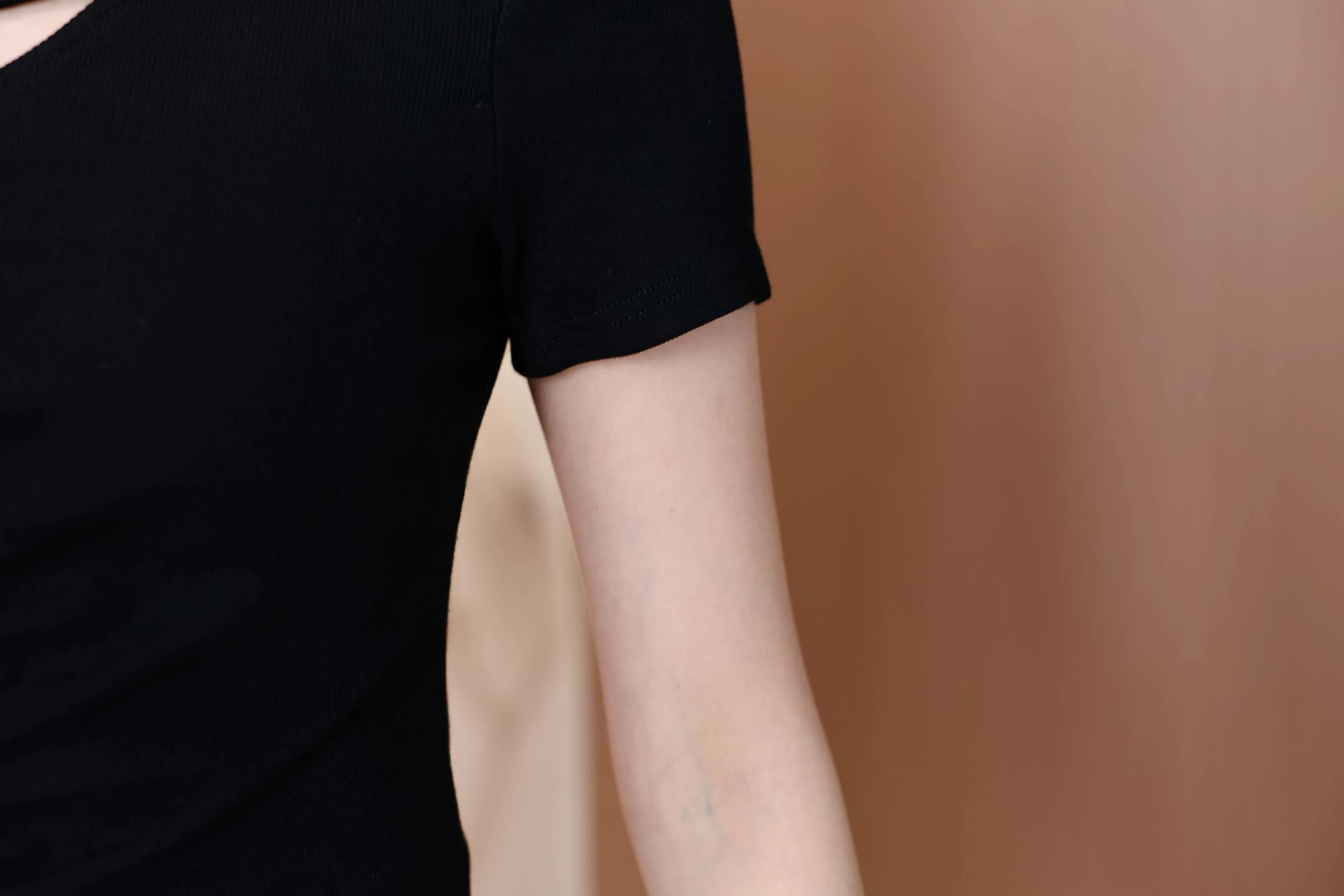 Solid Choker Neckline T-Shirt with Split Thigh for Women