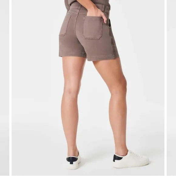 SPANX Stretch Twill Shorts Medium NWT