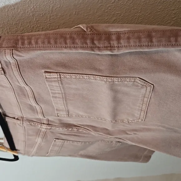 SPANX Stretch Twill Shorts Medium NWT
