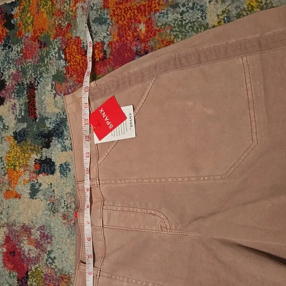 SPANX Stretch Twill Shorts Medium NWT