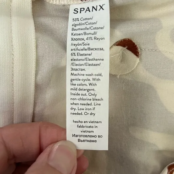 SPANX On-The-Go Printed Zebra Stripe Shorts Brown/White Size Medium NWOT