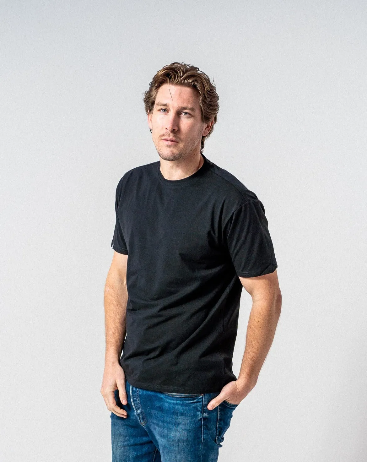 The Base - Classic fit T-shirt in Black with Orange accents