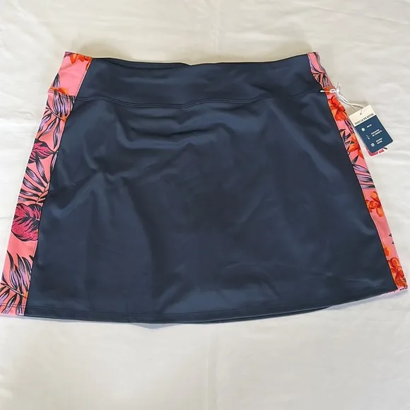 Tommy Bahama Women's Upf 50 Golf Printed Panel Skort in Mood Indigo L and XL