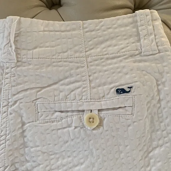 🐳Vineyard Vines Women’s 3 1/2 Inch Every Day Shorts Seersucker White Size 2🐳