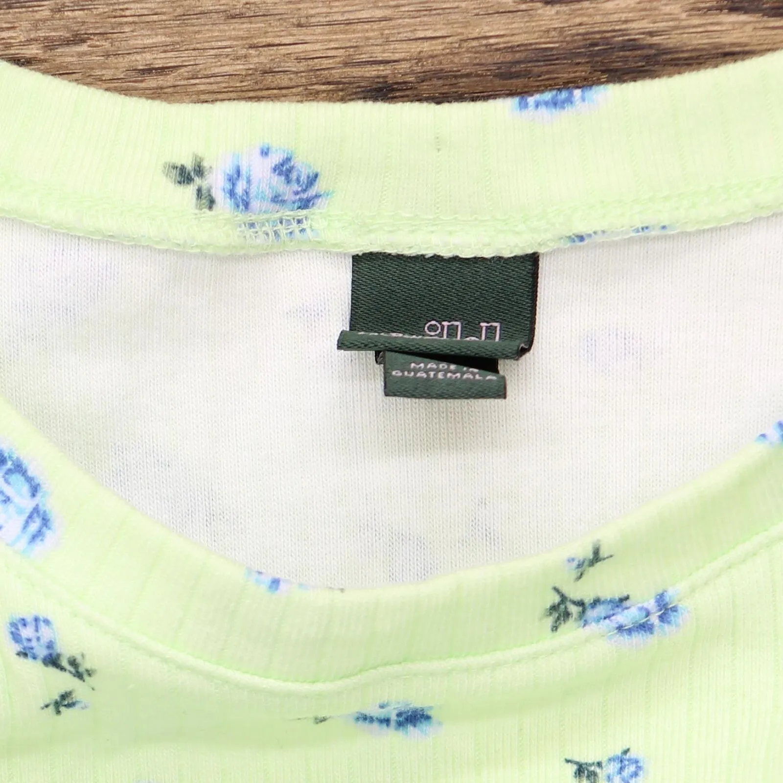 Wild Fable Women's Short Sleeve Slim Fit Baby T-Shirt Green / Blue Floral L