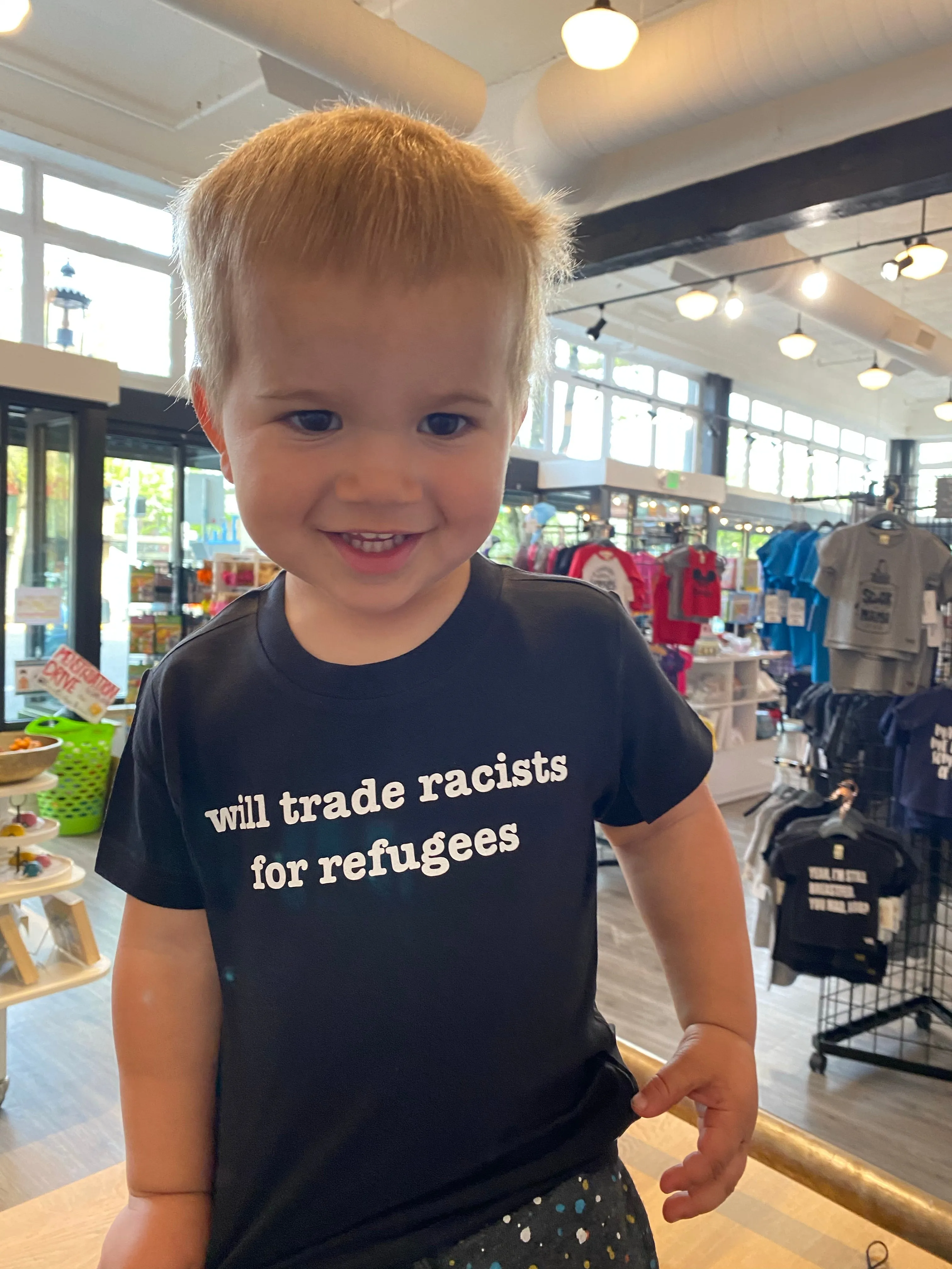 Will trade racists for refugees Tee kids Shirt