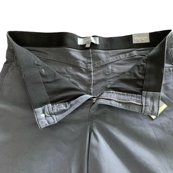 Wit &amp; Wisdom 'Ab'Solution Stretch Twill Shorts in Shadow Women’s Size 14