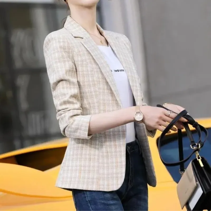Women's checked blazer with ankle button fastening - timeless style - Cozy and warm for winter - Stylish design for modern women