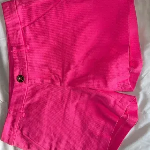 Women’s HOT PINK LILLY PULITZER shorts!!!