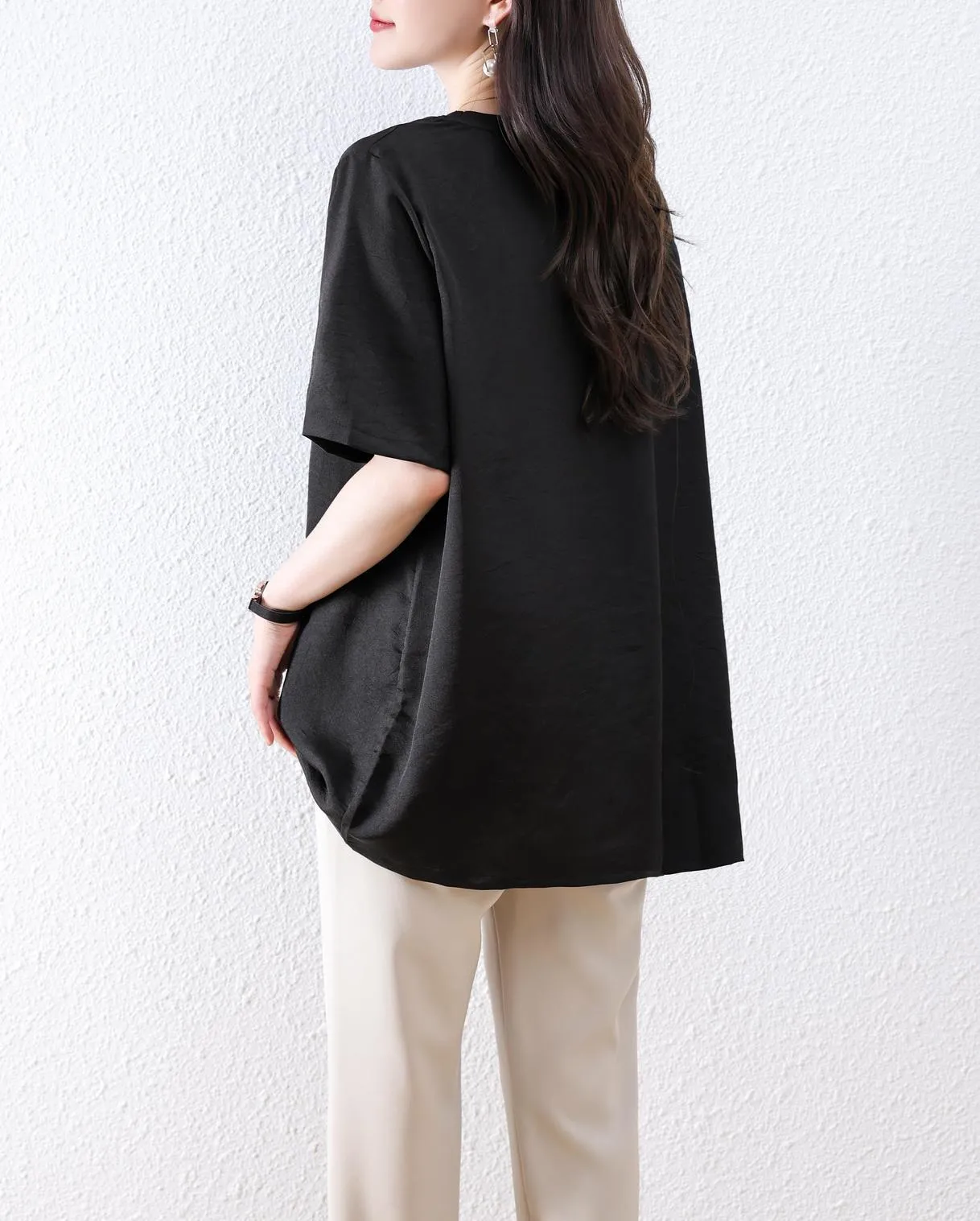 Women's Wrinkle Resistant T-Shirt with Bow Knot Design