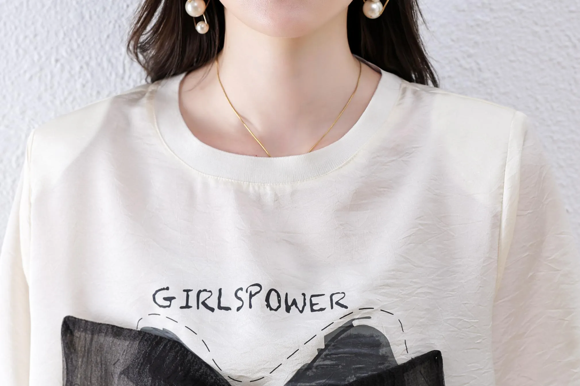Women's Wrinkle Resistant T-Shirt with Bow Knot Design