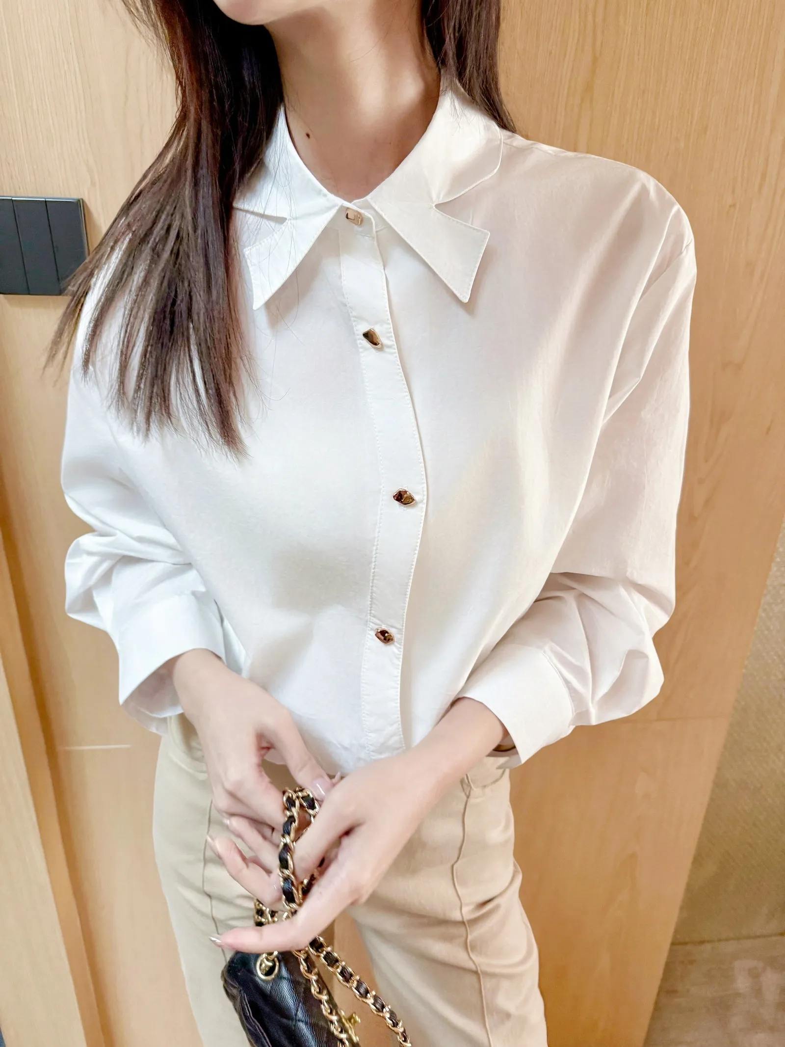 Wrinkle-Resistant and Slimming White Dress Shirt for Women